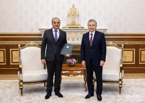 President of Uzbekistan Receives the Ambassador of Tajikistan